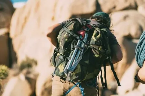 صندلی مسافرتی بدون پشتی با پوشش پارچه‌ای قابل شستشو